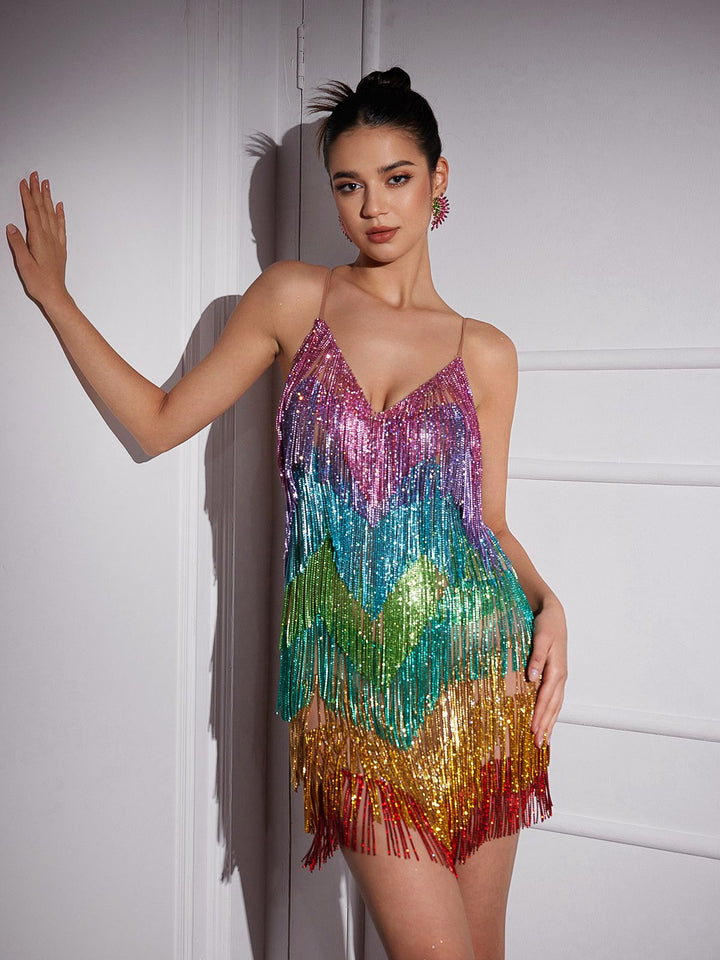 Sylwia – zdobiona sukienka mini z łańcuszkami